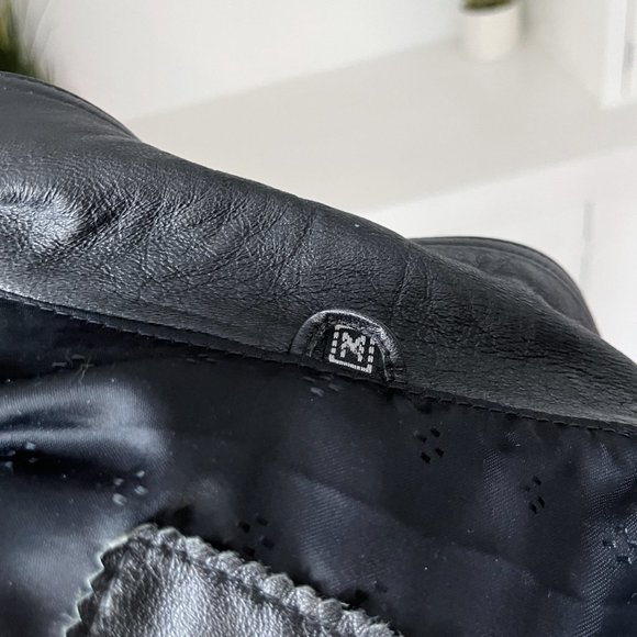 Vintage Black Leather Cropped V-Neck Leather Jacket | S/M - Picture 9 of 9